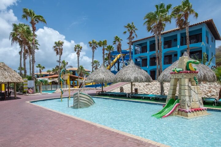 Curacao - Resort - Buitenhof Reizen begeleide vakanties voor mensen met een verstandelijke beperking.