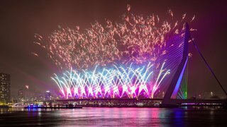 Vuurwerk Erasmusbrug - Buitenhof Reizen begeleide vakanties voor mensen met een verstandelijke beperking